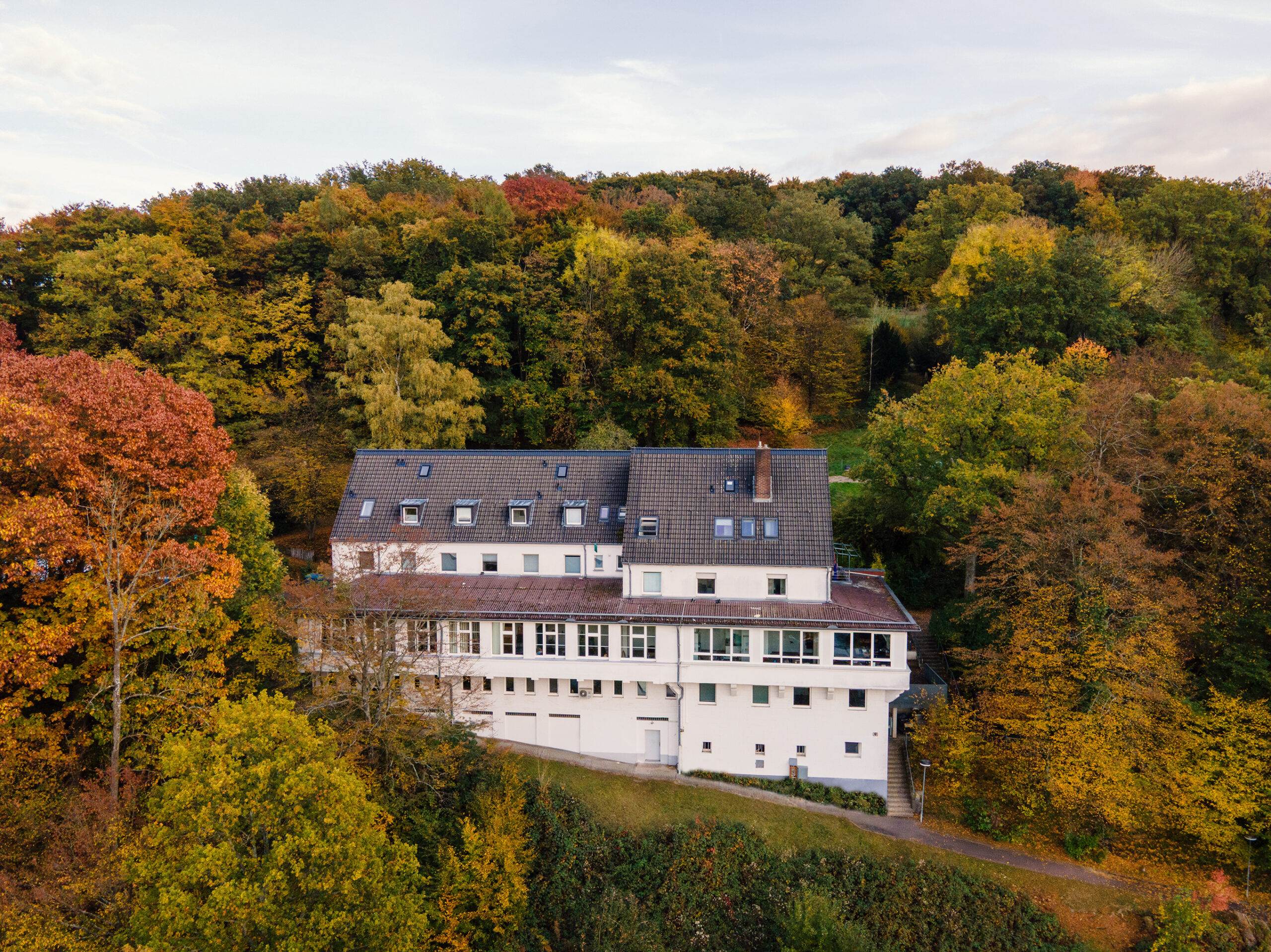 Außenansicht der Fachklinik Aggerblick in Overath