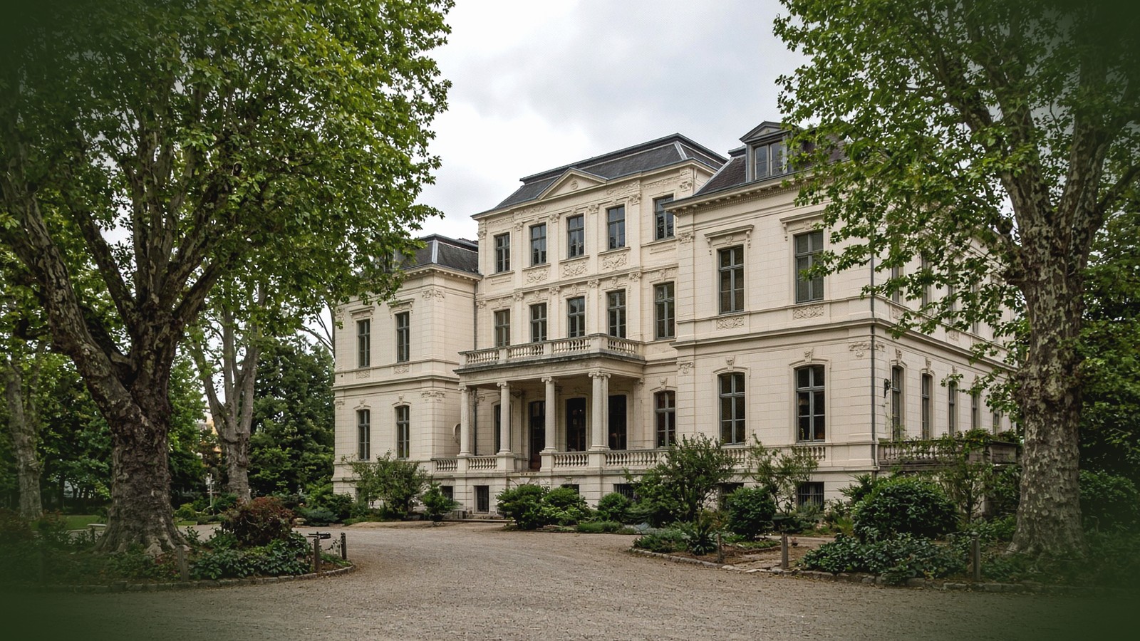 Außenansicht der Annenhofklinik in Steinheim