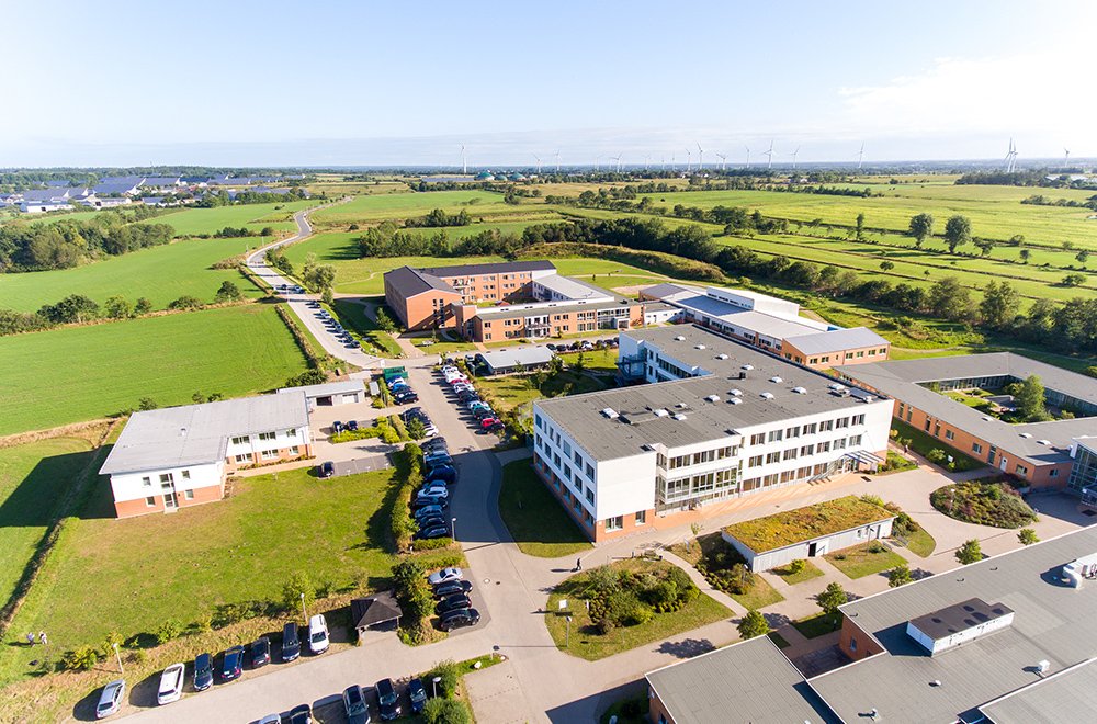 Außenansicht der DIAKO Nordfriesland – Fachklinik für Rehabilitation in Breklum