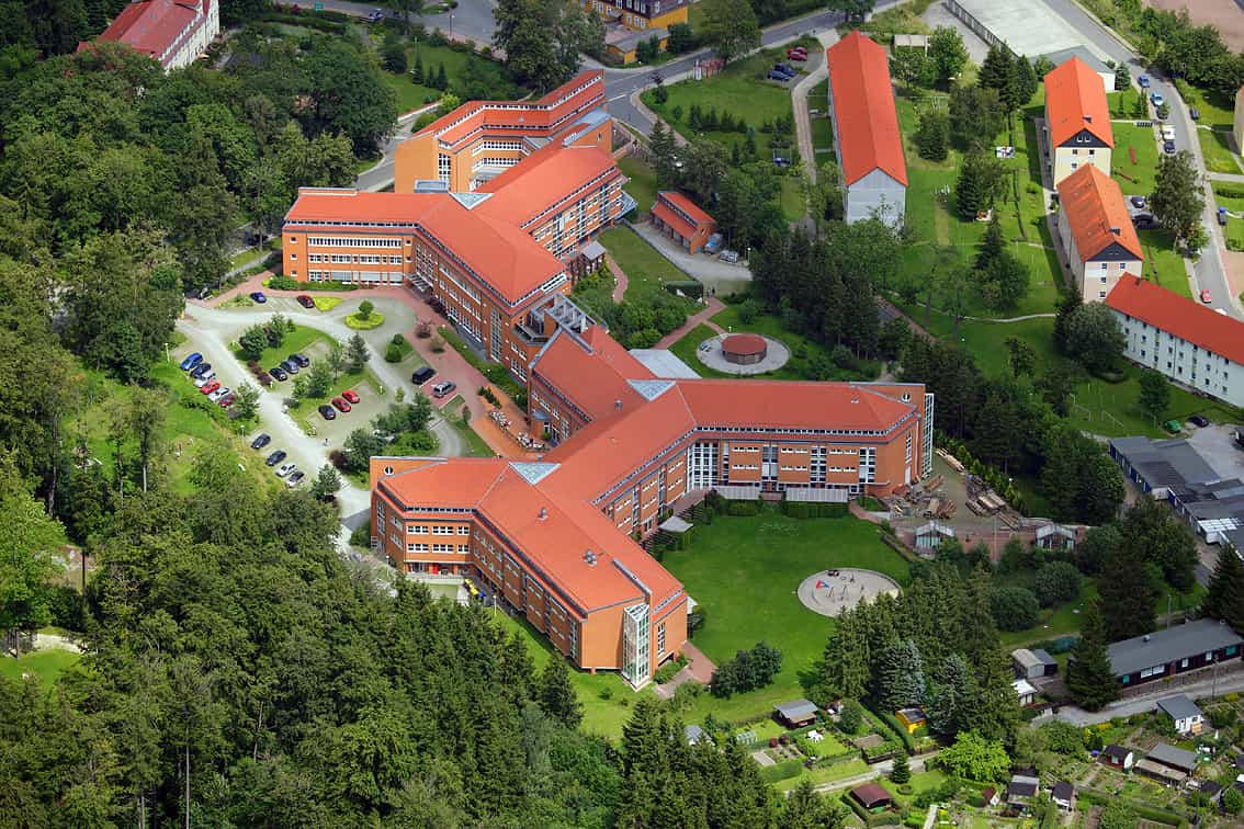 Außenansicht der Fachklinik Elbingerode in Oberharz am Brocken