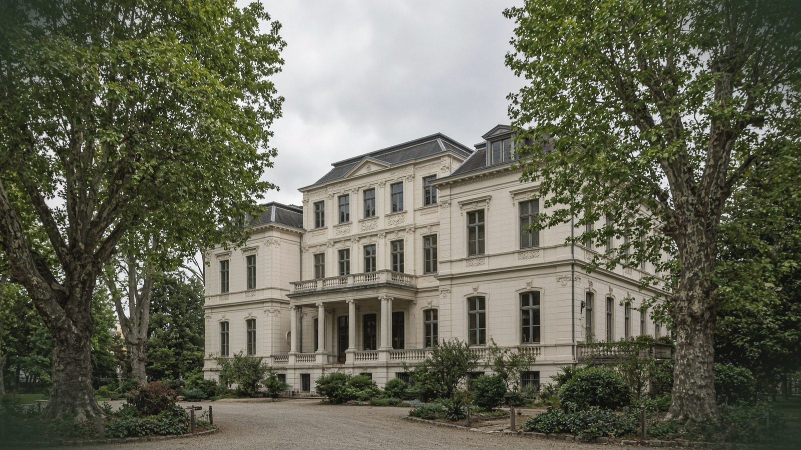 Außenansicht der Fachklinik Grafrath in Grafrath