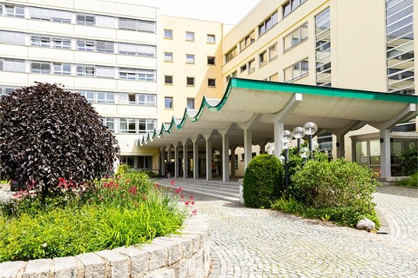 Außenansicht der Höhenklinik Bischofsgrün in Bischofsgrün