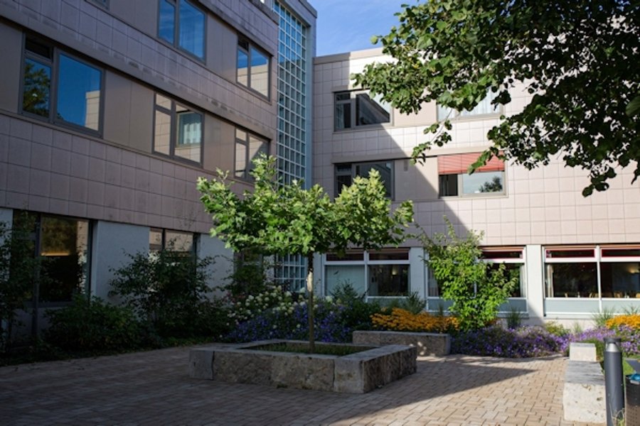 Außenansicht der Reha-Zentrum Bad Dürrheim, Klinik Hüttenbühl in Bad Dürrheim