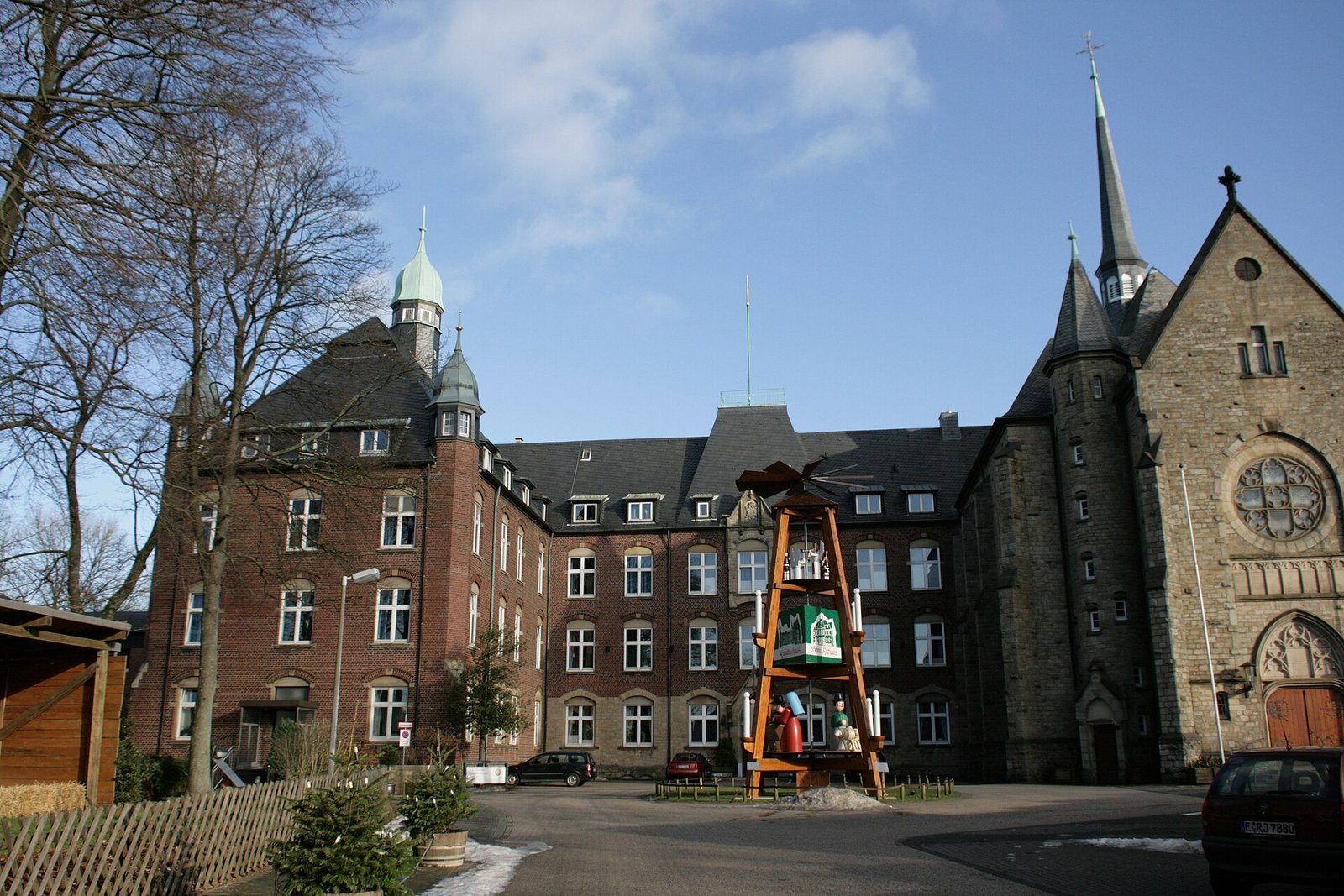 Außenansicht der Fachklinik Kamillushaus in Essen