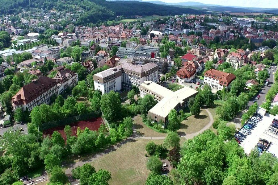 Außenansicht der Reha-Zentrum Bad Kissingen – Klinik Saale in Bad Kissingen