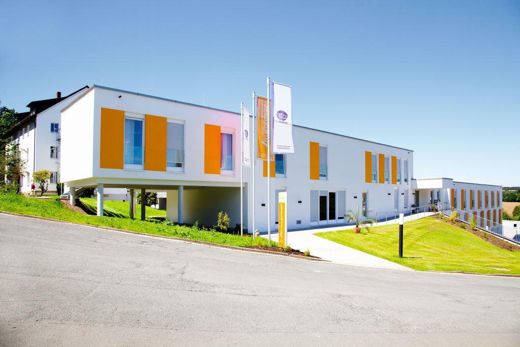 Außenansicht der DGD Fachklinik Haus Immanuel in Thurnau