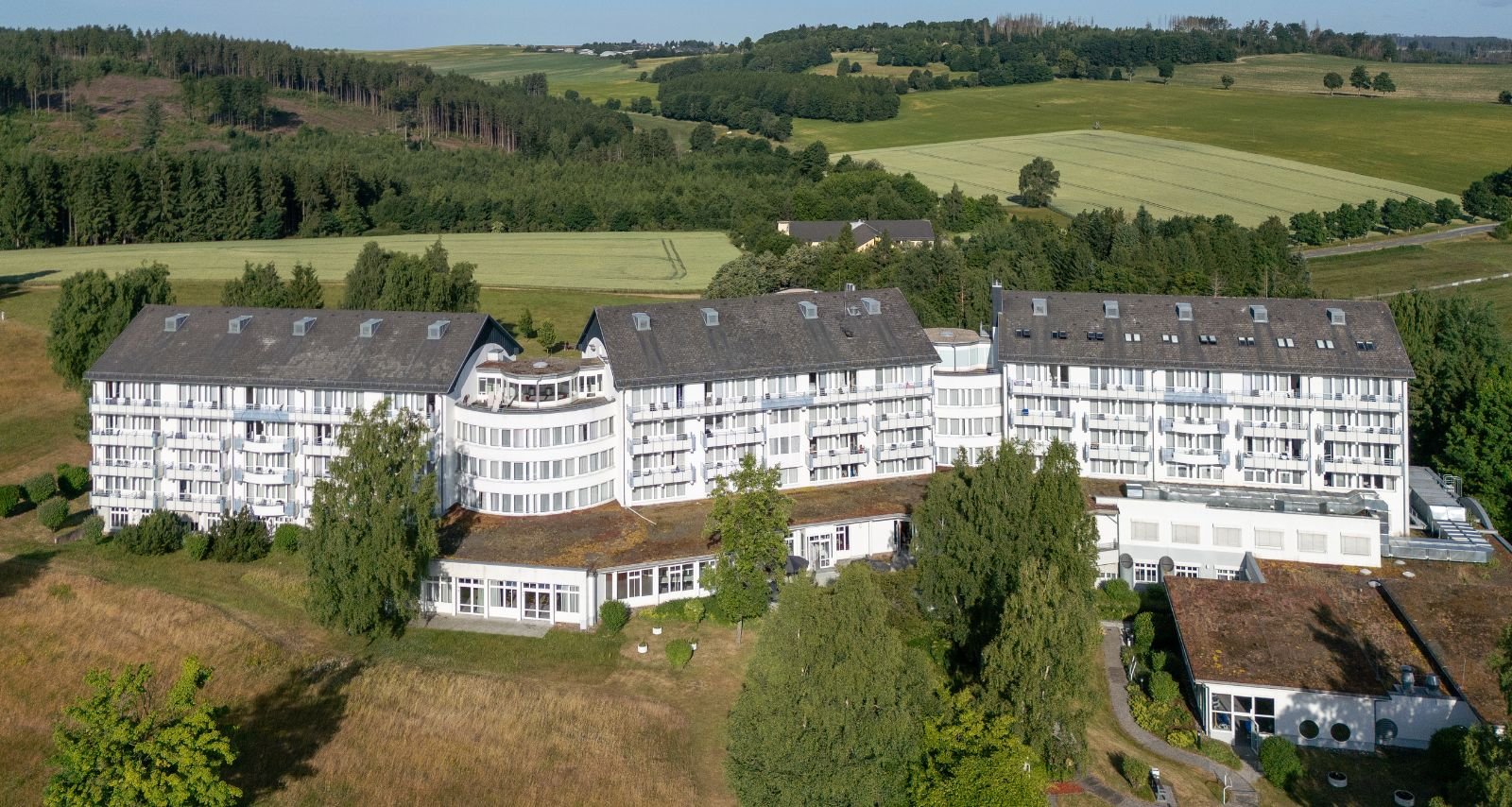 Außenansicht der MEDIAN Klinik Bad Lobenstein in Bad Lobenstein