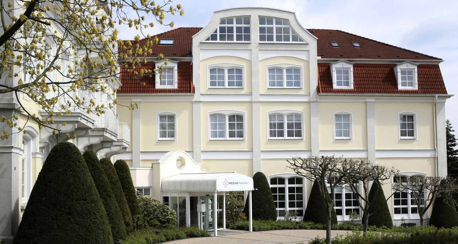Außenansicht der MEDIAN Parkklinik Bad Rothenfelde in Bad Rothenfelde