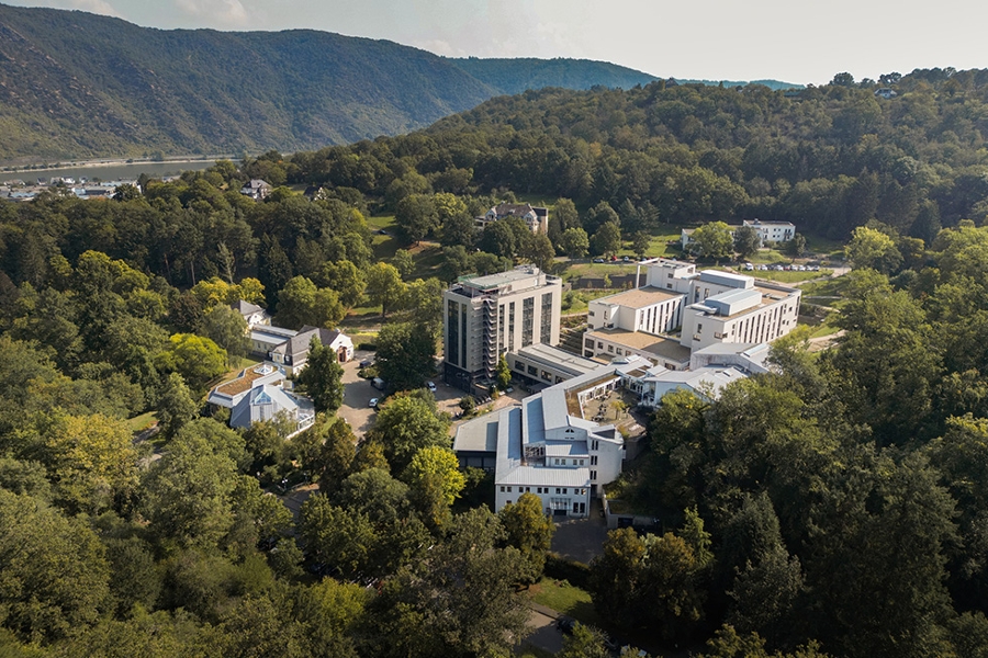 Außenansicht der Mittelrhein-Klinik in Boppard-Bad Salzig