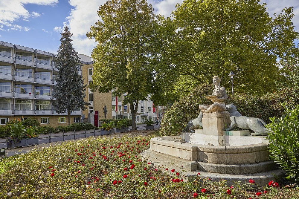 Außenansicht der Paul-Ehrlich-Klinik in Bad Homburg v. d. Höhe