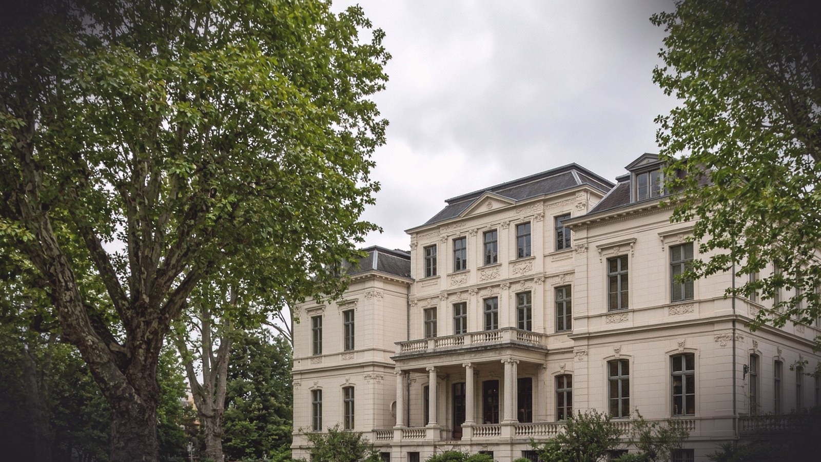 Außenansicht der PROWO Fachklinik Kerpen in Kerpen