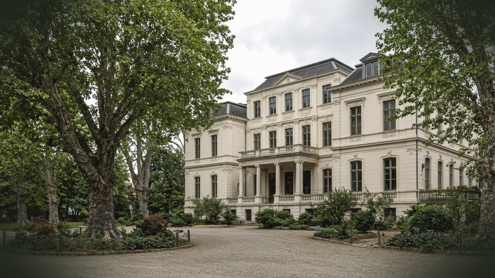 Außenansicht der Sächsisches Krankenhaus Rodewisch – Sucht-Rehabilitation in Rodewisch