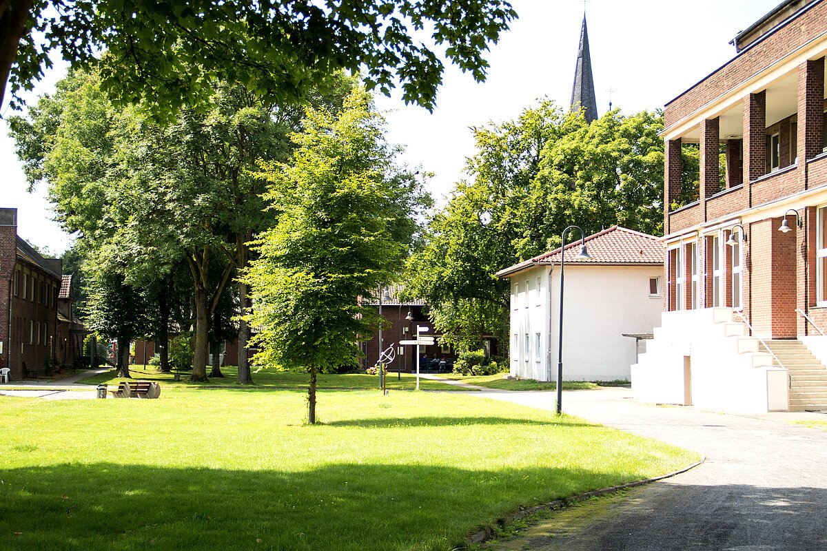 Außenansicht der Rehaklinik St. Camillus in Duisburg