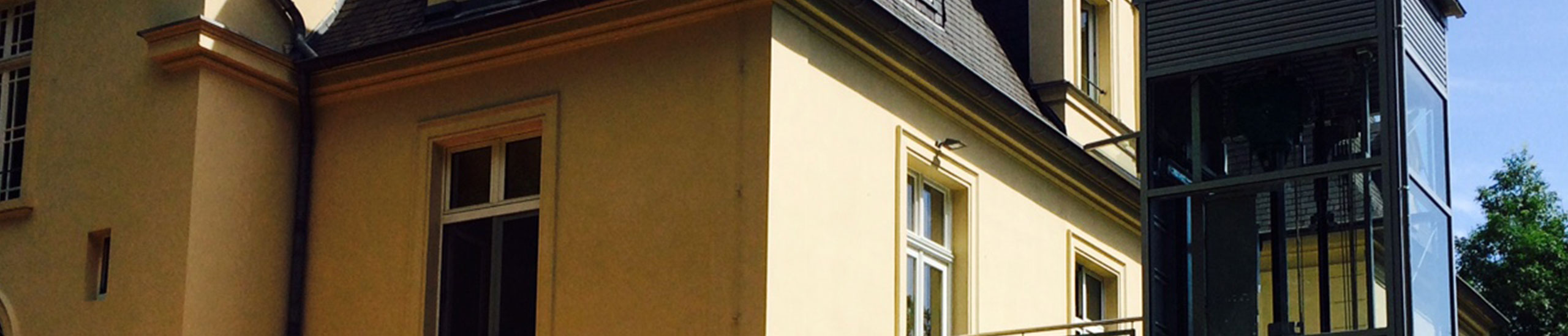 Außenansicht der Fachklinik Tauwetter in Bornheim